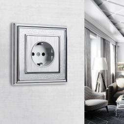 Розетка с заземлением и шторками Werkel cеребряный рифленый W1171109 4690389159725