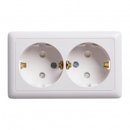 Розетка двойная 2К+З Schneider Electric Хит 16A 250V со шторками белая RA16-239-B