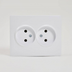 Розетка 2-ая без зазем. Lezard Karina белая 707-0200-128B