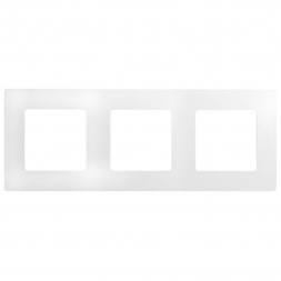 Рамка 3-постовая Legrand Etika белая 672503