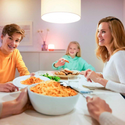 Лампа светодиодная диммируемая WiZ GU10 4,7W 2700K прозрачная Wi-Fi BLE 50W GU10 927 DIM 1PF/6 929002448102