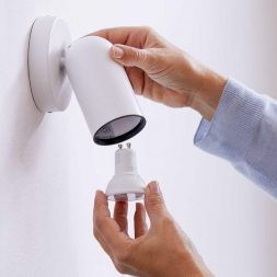 Лампа светодиодная диммируемая WiZ GU10 4,7W 2700K прозрачная Wi-Fi BLE 50W GU10 927 DIM 1PF/6 929002448102