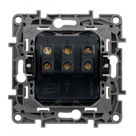 Выключатель трехклавишный Legrand Etika 10A 250V белый 672213