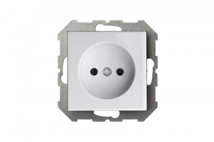 Розетка 2P Liregus Epsilon белый 28-015