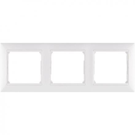Рамка 3-постовая Legrand Valena белая 774453