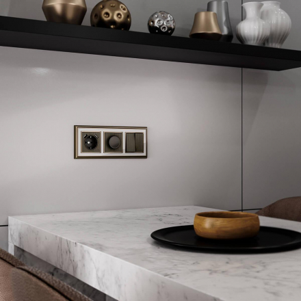 Рамка Werkel Palacio на 3 поста бронза/белый WL17-Frame-03 4690389103650