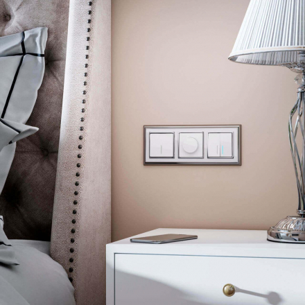 Рамка Werkel Palacio на 3 поста хром/белый W0031331 4690389159220