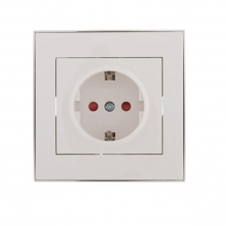 Розетка с защитой от детей Lezard Rain белая с бок. вст. хром 703-0225-124