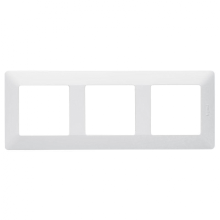 Рамка 3-постовая Legrand Valena Life белая 754003